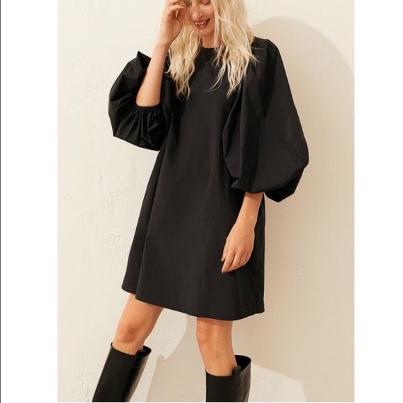H&M Dresses & Skirts - NWT H&M puff sleeve tie back dress